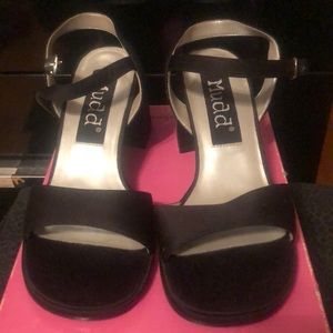 Mudd Annette Black Satin Heels 7M